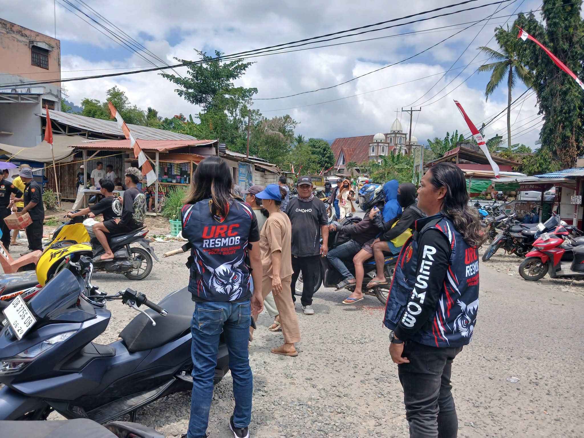 Tim URC Polres Bolmong melaksanakan patroli dan cipta kondisi dalam rangka pengamanan pelaksanaan Pengucapan Syukur di wilayah Dumoga Raya, Minggu, 23 Agustus 2026. Foto: Tim URC Polres Bolmong