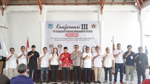 Sekda Bolsel Buka Konferkab III PWI, Tekankan Peran Strategis Pers
