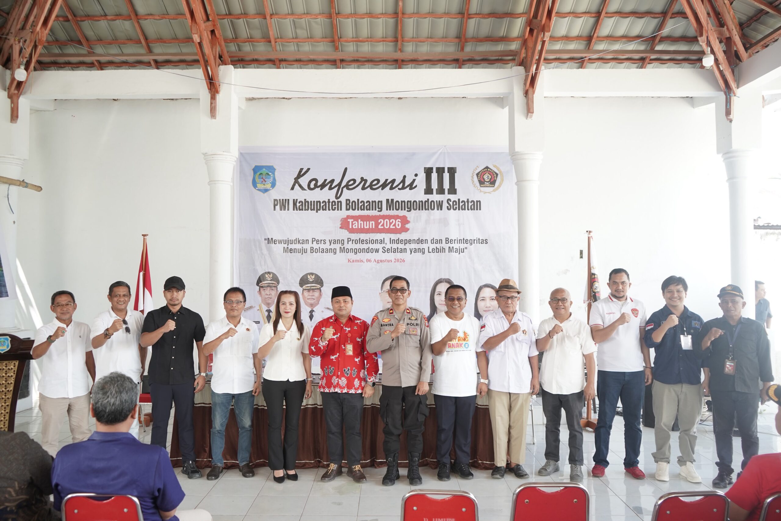 Seksa Bolsel, M. Arvan Ohy saat membuka secara resmi Konferensi Kabupaten (Konferkab) III PWI Bolsel di Guest House Bolaang Uki, Kamis, 6 Agustus 2026. Foto: Istimewa