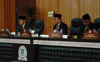 Perubahan APBD Bolsel 2026 Diprioritaskan untuk Layanan Dasar 3 Bupati Iskandar Kamaru saat menghadiri rapat paripurna penyampaian Nota Keuangan Ranperda Perubahan APBD 2026 dalam Rapat Paripurna DPRD Bolsel, Kamis, 13 Agustus 2026. Foto: Diskominfo Bolsel.