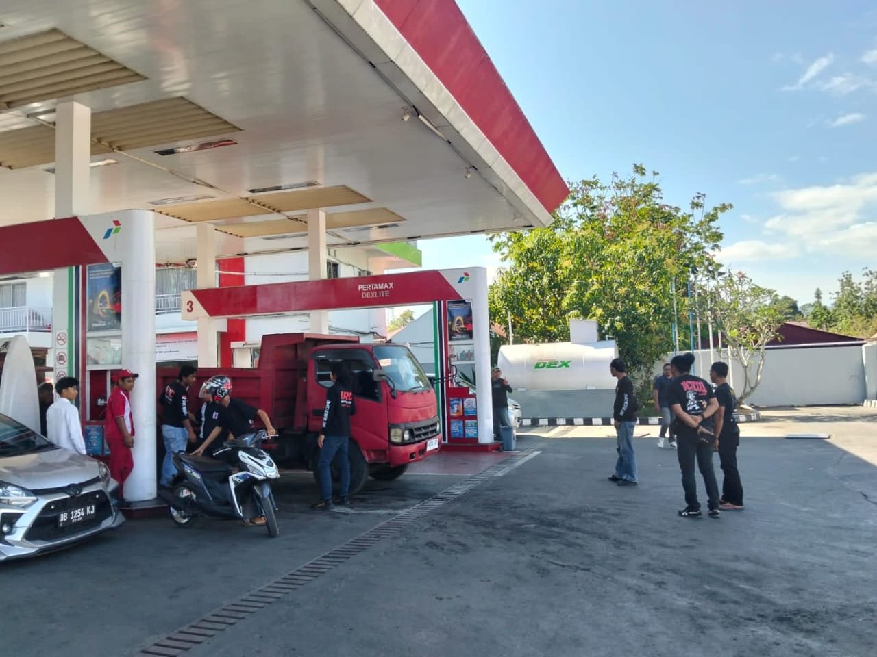 Kasat Reskrim Polres Kotamobagu IPTU Ahmad Waafi memimpin patroli cipta kondisi URC Resmob di sejumlah wilayah hukum Polres Kotamobagu.