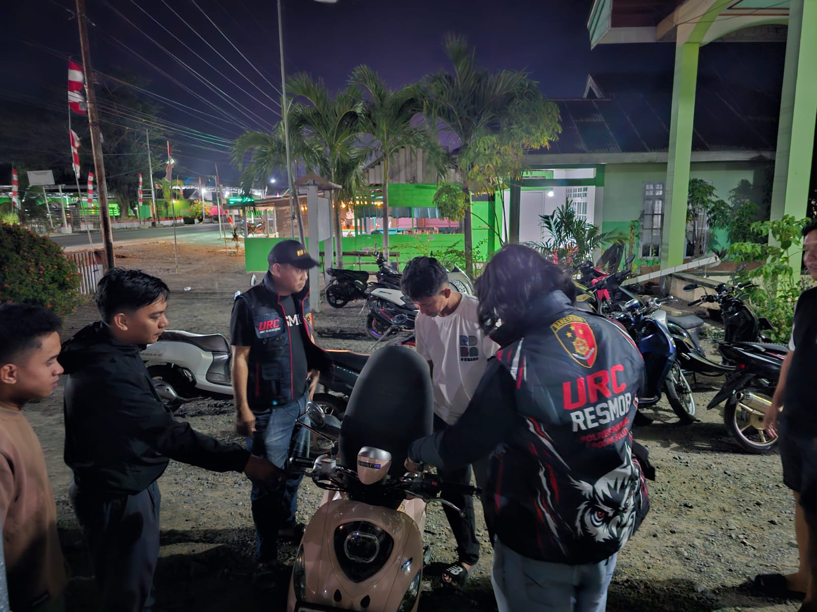 Tim URC Resmob Polres Bolmong melaksanakan patroli cipta kondisi di wilayah hukum Polres Bolmong.