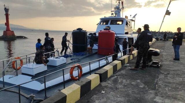 Perintah Gubernur Yulius, Pemprov Sulut Pasok 18.200 Liter Air Bersih ke Manado Tua