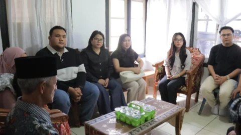 Dhea Lumenta Dampingi Ketua TIDAR Sulut Sambangi Keluarga Korban Drag Race Kotamobagu 