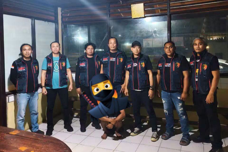 Tim URC Polres Bolmong bergerak menangani keributan dan mengamankan terduga pelaku di Desa Pusian, Kecamatan Dumoga Timur, saat Pengucapan Syukur Dumoga Raya, Minggu, 23 Agustus 2026.