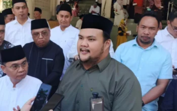 Ketua Ikatan Putra Putri Literasi Sulut, Standius Bara Prima saat menyampaikan pesan toleransi dalam perayaan Maulid Nabi Muhammad SAW 1448 H di Masjid Raya Ahmad Yani Manado, Selasa, 25 Agustus 2026. Foto: Istimewa