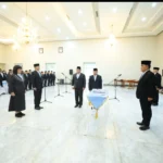 Gubernur Yulius Selvanus melantik tiga pejabat pimpinan tinggi pratama di Wisma Negara Bumi Beringin, Manado, Rabu, 5 Agustus 2026. Foto: Diskominfo Sulut.