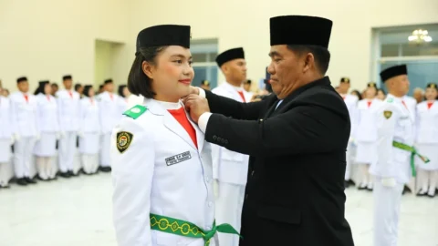 Gubernur Yulius Kukuhkan Paskibraka Sulut, Titip Pesan Jadi Generasi Tangguh