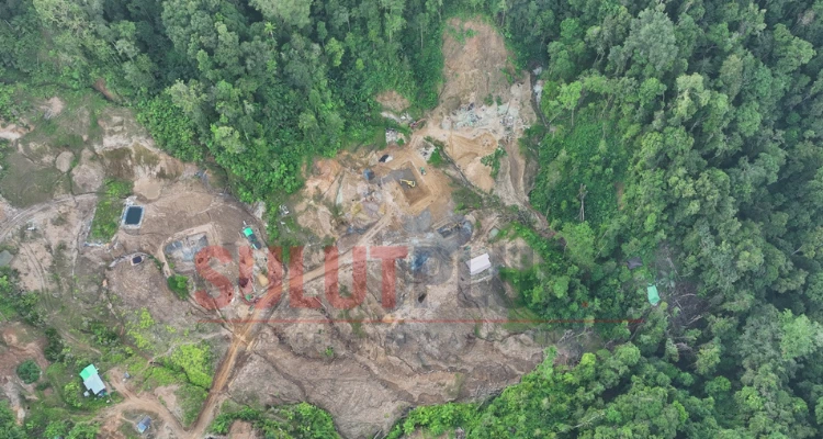 Satu unit excavator terpantau di kawasan pegunungan Lokosina, Desa Dumagin B, Kecamatan Pinolosian Timur, Bolsel, saat pemantauan menggunakan drone oleh KPH Unit II Bolsel-Boltim.
