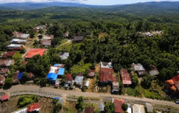 Kawasan permukiman warga di Desa Lanut, Boltim, yang menjadi lokasi persoalan klaim lahan.