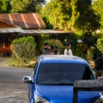 Petugas BPN bersama Pemdes Lanud dan Polres Boltim saat mencocokkan titik koordinat klaim lahan di lokasi Goropai, Desa Lanud, Modayag.