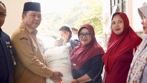 Pemkab Bolsel Salurkan Bantuan Beras untuk 10.830 Keluarga, Antisipasi Dampak El Nino