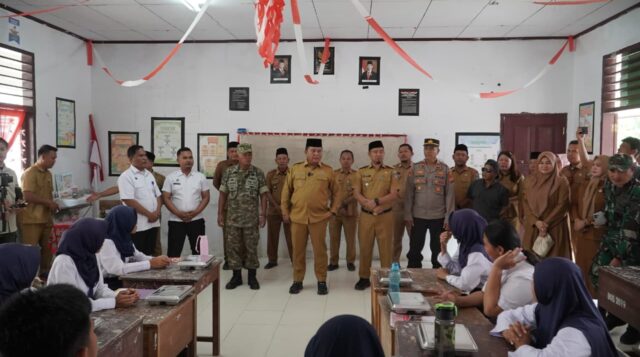 Wabup Deddy Tinjau Penyaluran Perdana Makan Bergizi Gratis