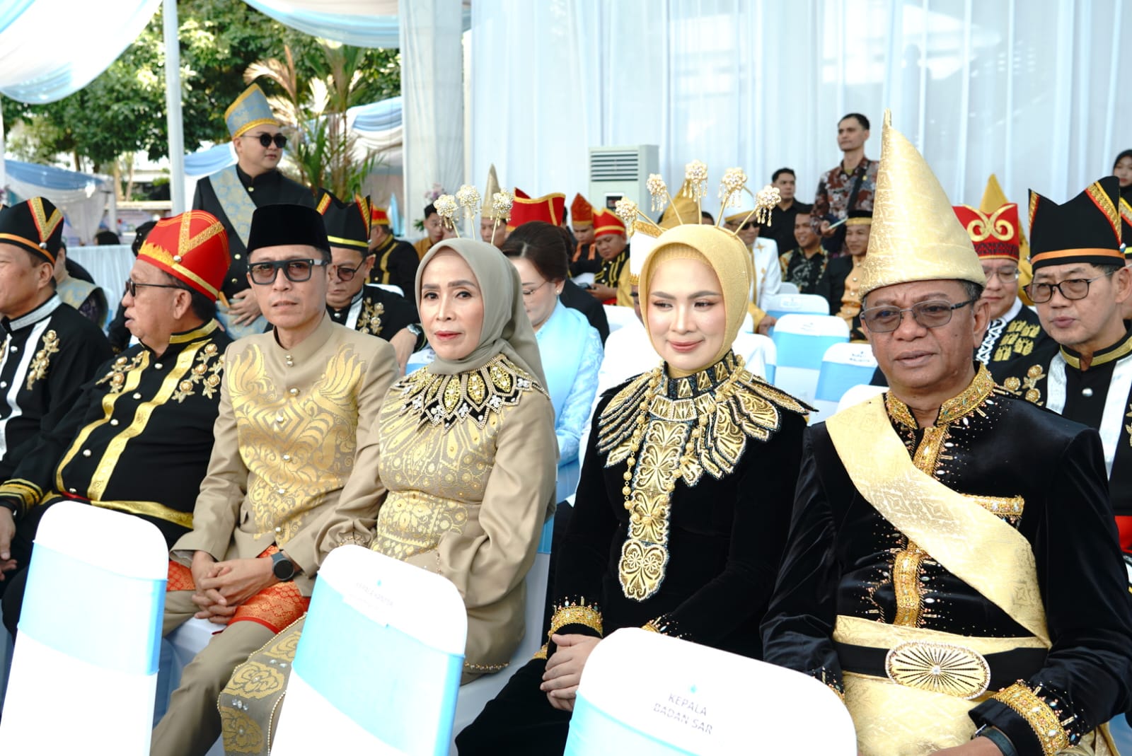 Bupati Iskandar Kamaru bersama Ketua TP-PKK Bolsel Selpian Kamaru-Manopo menghadiri upacara HUT ke-62 Provinsi Sulawesi Utara di Manado, Rabu, 23 September 2026.