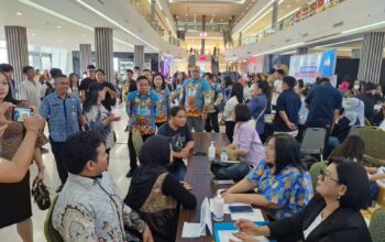 1.423 Warga Sulut Ikuti Layanan Kesehatan Gratis dan Konsultasi Dokter Spesialis 3 Sejumlah warga mengikuti layanan pemeriksaan kesehatan dan konsultasi dokter spesialis yang digelar Pemerintah Provinsi Sulawesi Utara di Atrium Manado Town Square 3, Kamis, 23 September 2026. Kegiatan tersebut mencatat 1.423 warga mendapatkan pelayanan kesehatan secara langsung.