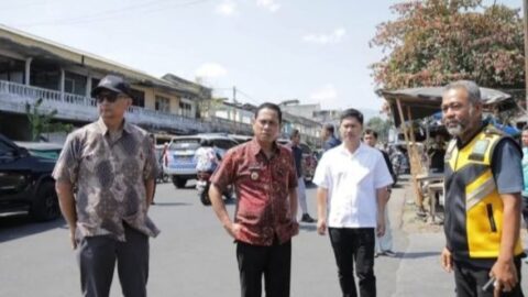 Wali Kota Weny Gaib Bersama Wawali Rendy V Mangkat Tinjau Hasil Perbaikan Jalan Ibolian dan Dayanan