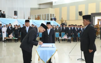 Gubernur Sulawesi Utara Yulius Selvanus memberikan arahan saat melantik 318 pejabat fungsional Pemprov Sulut di Aula Mapalus Kantor Gubernur Sulut, Manado, Senin, 7 September 2026. Foto: Diskominfo Sulut