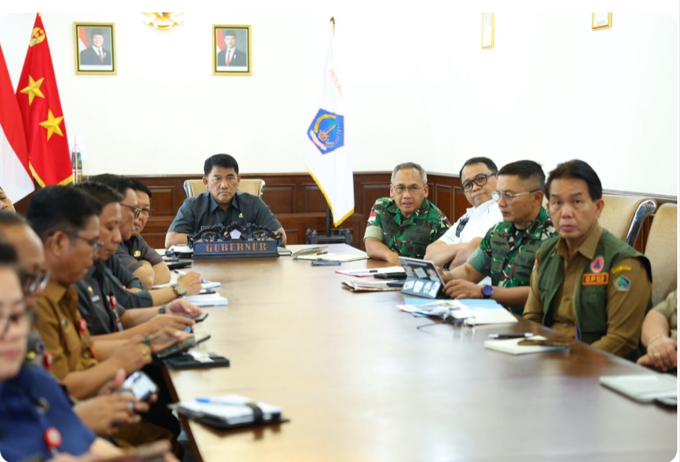 Gubernur Sulawesi Utara Yulius Selvanus meminta seluruh pihak memperkuat kewaspadaan, deteksi dini dan respons cepat terhadap potensi kebakaran hutan dan lahan di Sulut. Foto: Diskominfo Sulut
