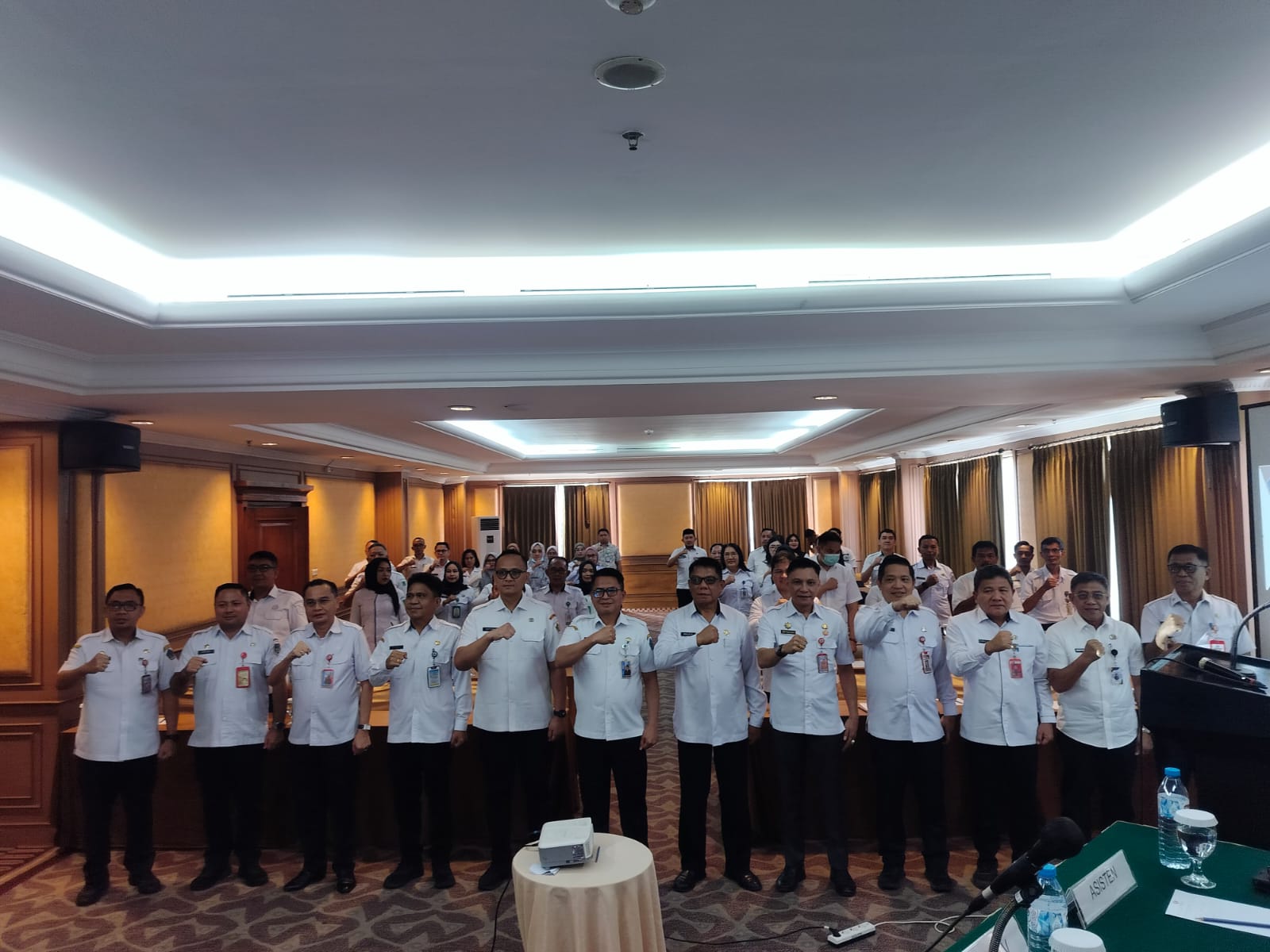 Sekda Bolsel M. Arvan Ohy, mengikuti Rapat Koordinasi Evaluasi dan Pengawasan Realisasi Anggaran (EPRA) kabupaten/kota se-Sulawesi Utara di Hotel Grand Puri Manado, Rabu, 21 Oktober 2026. Foto: Istimewa