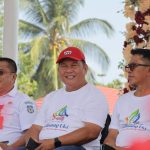 Wabup Deddy Abdul Hamid membuka rangkaian kegiatan HUT ke-177 Kecamatan Bolaang Uki di Lapangan Alun-Alun Molibagu, Rabu, 21 Oktober 2026. Peringatan tersebut menjadi momentum untuk memperkuat persaudaraan, persatuan, dan semangat gotong royong masyarakat.
