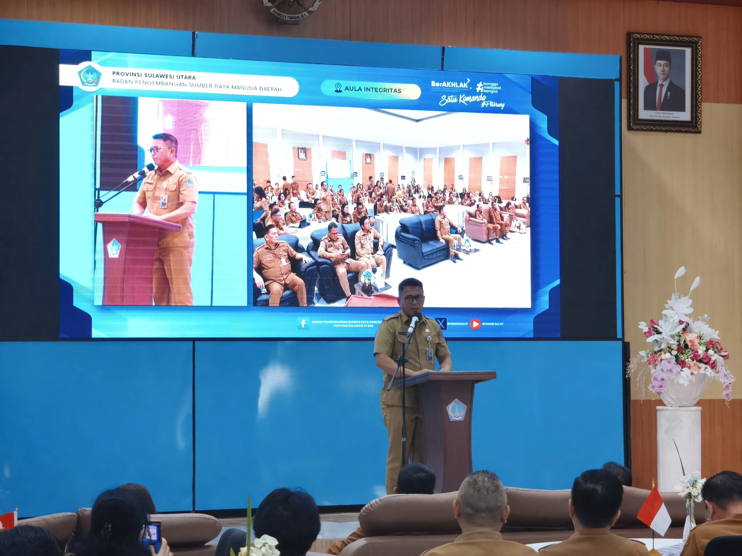 Sekdaprov Sulut Tahlis Gallang saat memberikan sambutan dan meluncurkan program pelatihan digital ASN BAKU BEKING PANDE YSK-VICTORY di Kantor BPSDM Provinsi Sulut, Manado, Senin, 26 Oktober 2026. Foto: Istimewa