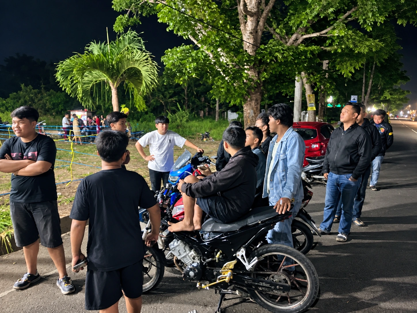 Personel URC Polres Kotamobagu melaksanakan patroli malam dan pemeriksaan terhadap kelompok anak muda serta kendaraan di wilayah Tumubui dan Moyag Tampoan, Selasa malam hingga Rabu dini hari, untuk mengantisipasi tindak kriminalitas dan gangguan kamtibmas.