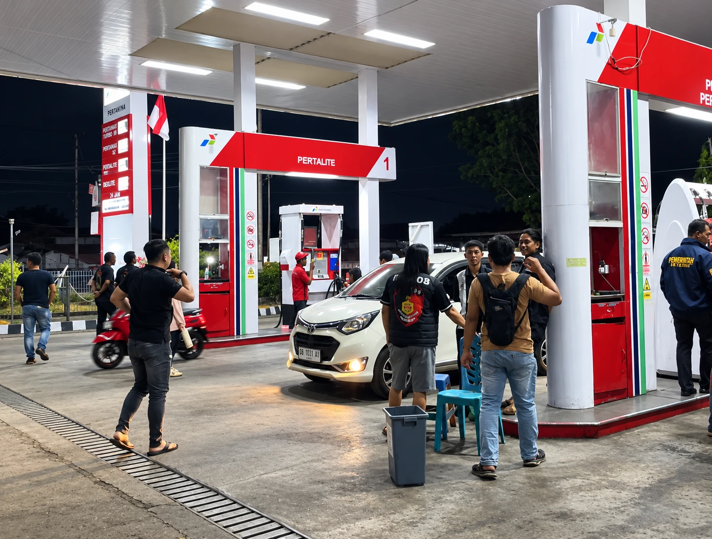 Tim URC dan Unit Tipidter Polres Kotamobagu melakukan pengawasan di sejumlah SPBU untuk mengantisipasi penimbunan dan penyalahgunaan BBM bersubsidi, Minggu, 18 Oktober 2026. Foto: Humas Polres Kotamobagu